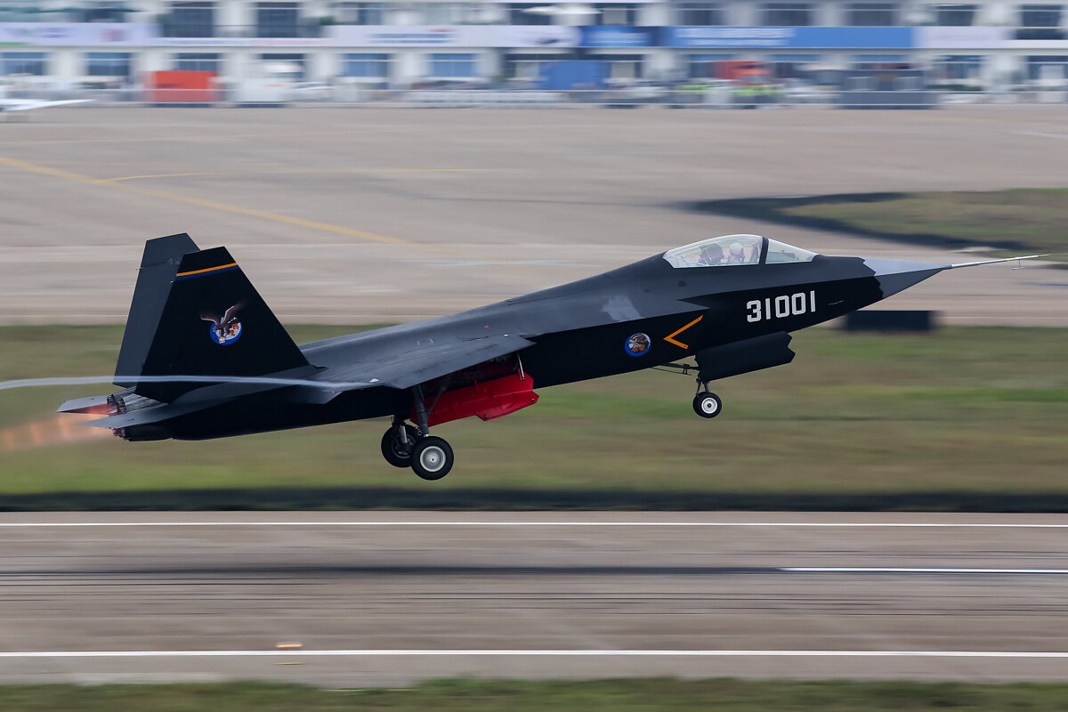 پاکستان گروهی از جنگنده‌های قدرتمند چین را می‌خرد!/ عکس