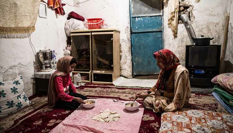 «خط فقر غذایی» به ازای هرنفر ۶۷۰ هزار تومان/بسیاری از خانواده های کارگری زیرخط فقر یا در مرز خط