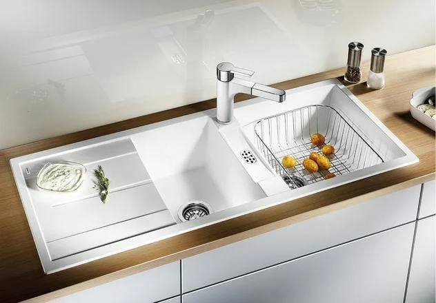 The sink is always bright and shiny with only 3 solutions