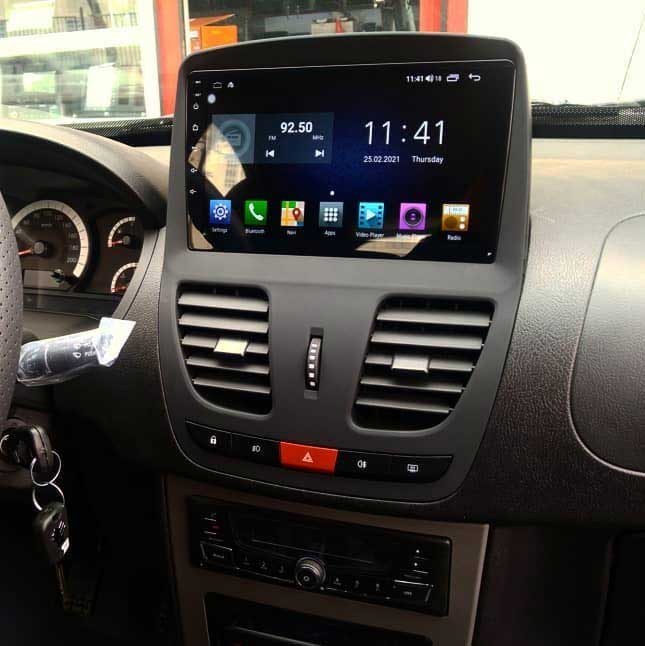 مانیتور فابریک خودرو چیست؟