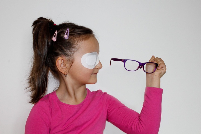 روش نوین درمان تنبلی چشم با بی‌ حسی موقت شبکیه