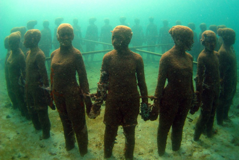 سفری به پارک مجسمه‌ های زیر آب مولینر ؛ جاذبه‌ ای هنری و زیست محیطی